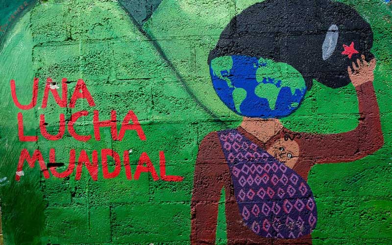 Izvan okrilja zapadnjačkog feminizma